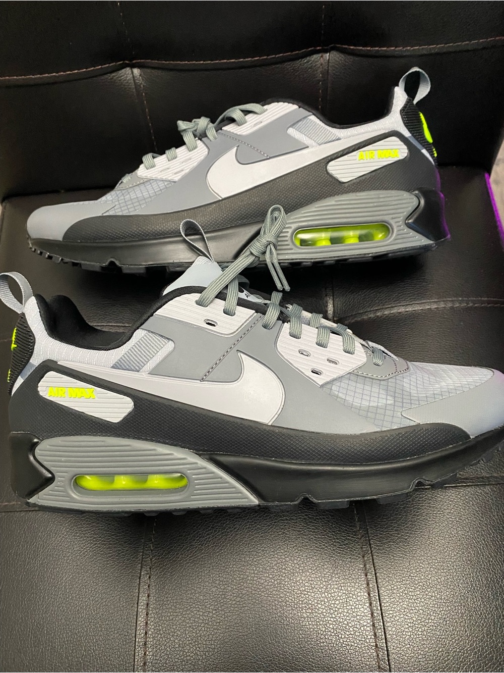 Nike Men’s Grey & Black Air Max Sneakers with Neon Yellow Accents sz 11.5 new